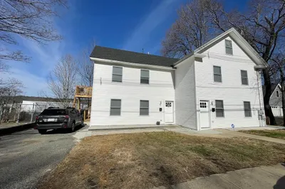 91 CottAge St #A 1