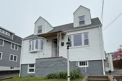 185 Suffolk Ave