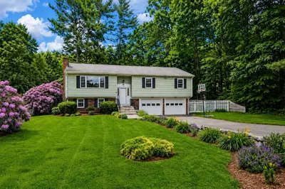 9 Lakeshore Dr 1