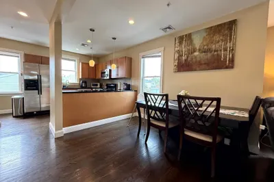 173 Newton St #4