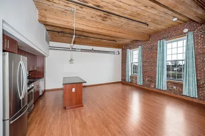 130 John St #214 1