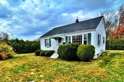 85 Russells Mills Rd