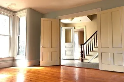 32 West St