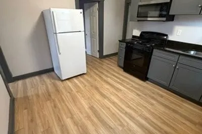 55 Mascot St #1 1
