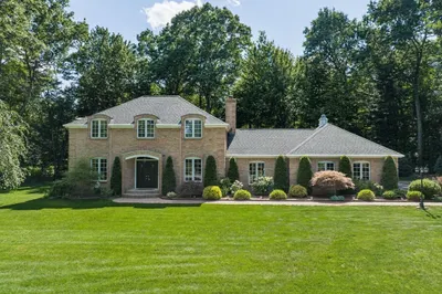 100 Bent Tree Dr