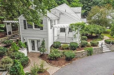 13 Lawsbrook Rd 1