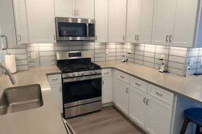 8 Burnside St #2