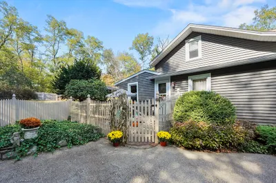 27 Viola Avenue