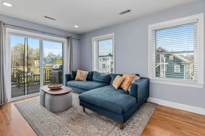 10 Irma St #3 1