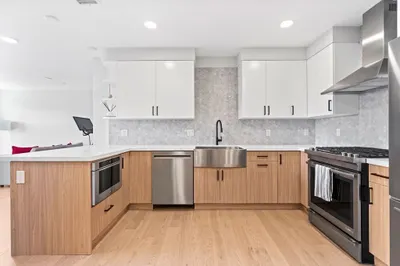 457 W Broadway #301