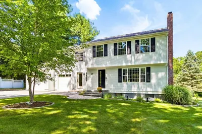 27 Maple St 1