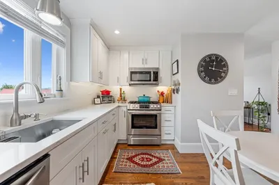 17 Hicks Ave #3