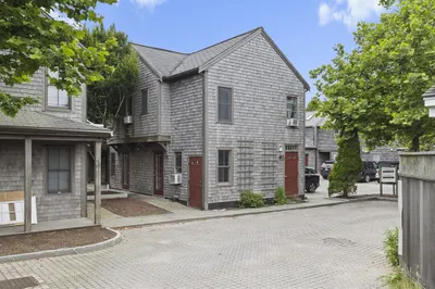 41 Old South Rd #5E