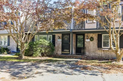 376 Davisville Rd #9