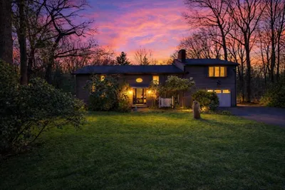 84 Fairview Ave