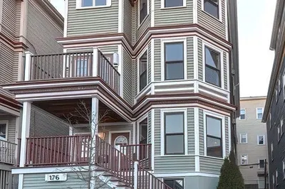 176 Hillside St #101