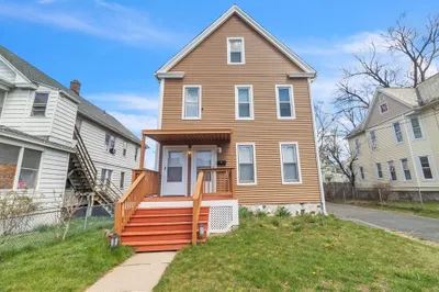 21-23 View St 1