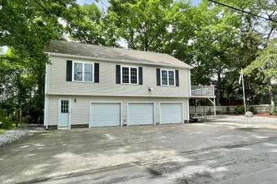 63 Oakridge Ave #1