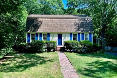 37 Spencer Dr 1