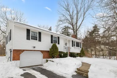 39 Laurelwood Road