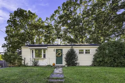 33 Rondeau Rd 1