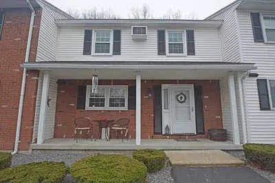23 Oak St #B 1