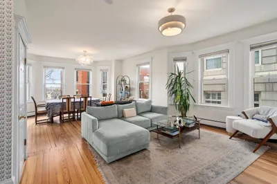 6-8 Bartlett St #3