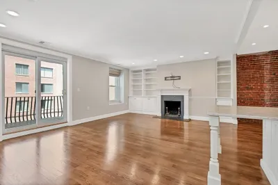343 Commercial St #301