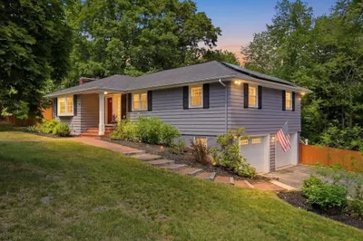 5 Stanford Dr