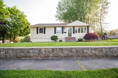 17 Wedgewood Rd