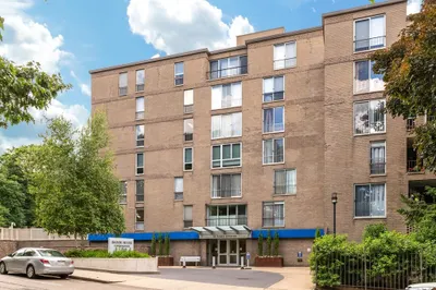 99 Pond Ave #504