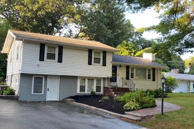 15 Winchester Dr #- 1