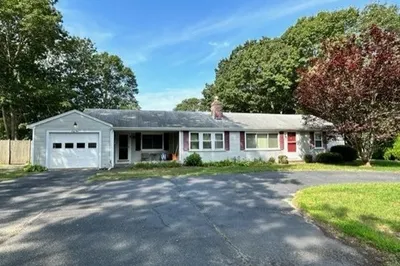 61 Lakefield Rd