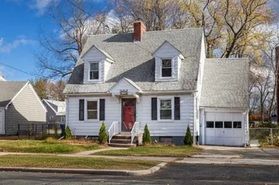 19 Roosevelt Ave