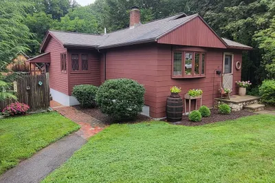 22 Hill St