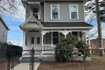 192 Chestnut St 1