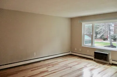 B5 Colonial Dr #4