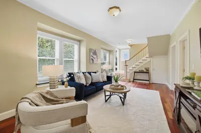 550 Sunderland Road 1