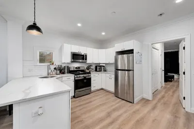 4 Hardy St #3 1