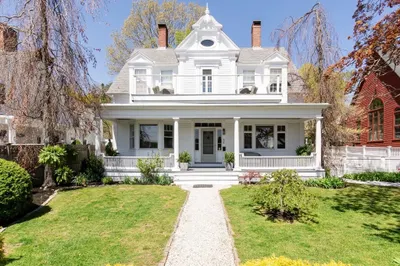 426 Main St 1