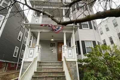 200 Hyde Park Ave #3 1