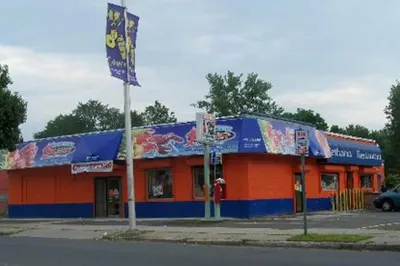 2595 Main St 1