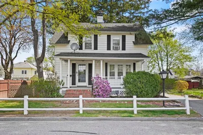 23 Gleason Rd