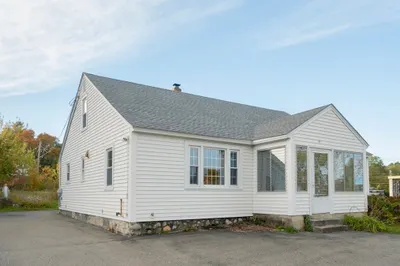 15 Tyngsboro Rd