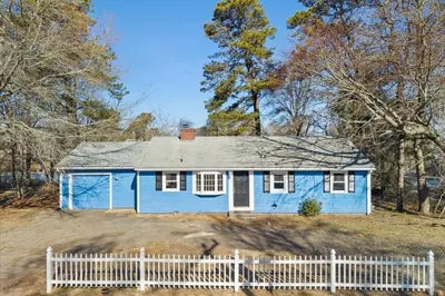 365 Phinneys Ln 1