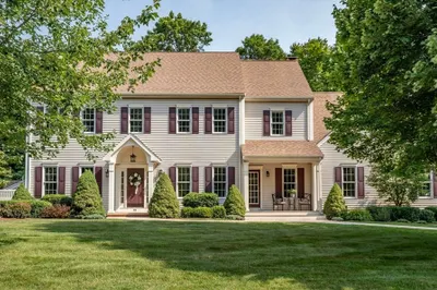 33 Jocelyn Cir 1
