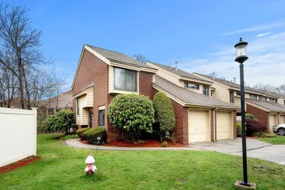 33 Greenbrook Dr #33 1