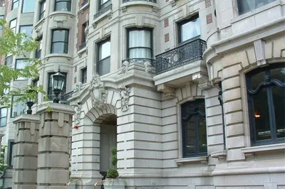 390 Commonwealth Ave #402 1