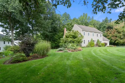 34 Laurelwood Dr 1