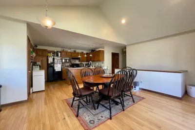 15 Burghardt St #B